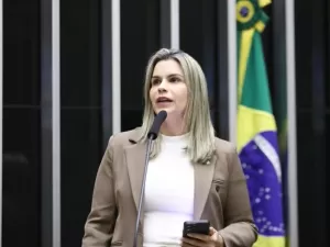 Moraes arquiva inquérito que investigava deputada por suposta participação no 8/1