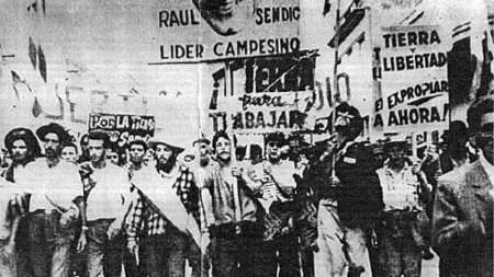 O Movimento Tupamaros em manifestação em 1973 O Movimento Tupamaros em manifestação em 1973