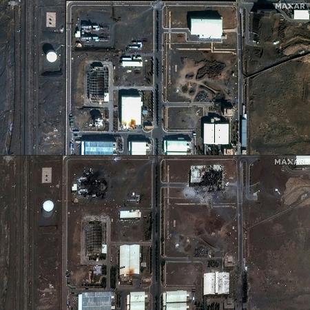 Imagens de satélite mostram a usina de Natanz antes e depois dos ataques israelenses em 13 de junho de 2025 Imagens de satélite mostram a usina de Natanz antes e depois dos ataques israelenses em 13 de junho de 2025