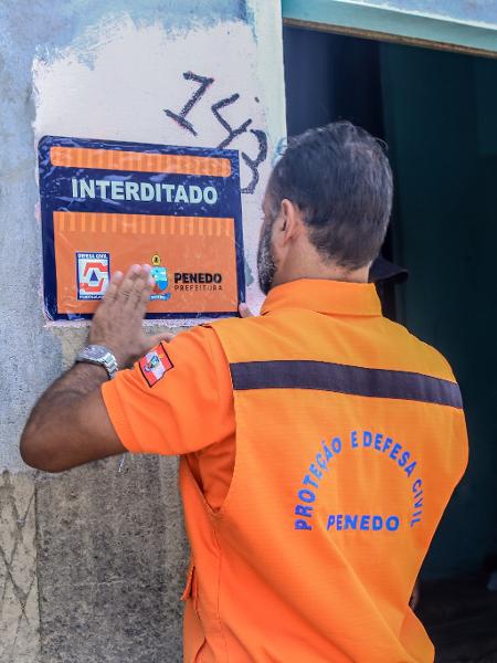 Técnico interdita casa em Penedo por aquecimento anormal do solo