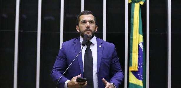 Morto 'assina' documento em projeto bancado por emenda de Carlos Jordy