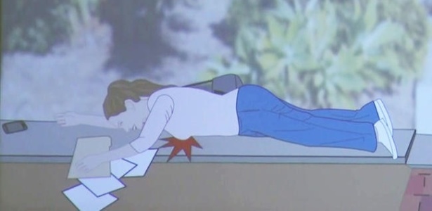 A animação usada pela defesa de Cynthia Hedgecock sugere que ela rompeu o implante mamário após cair em uma calçada quebrada - Reprodução/ NBC 7