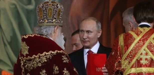 Presidente russo, Vladimir Putin, participa de celebração na igreja ortodoxa - Getty Images