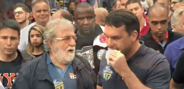 Farid Abrahão David, prefeito de Nilópolis, em evento com Flávio Bolsonaro