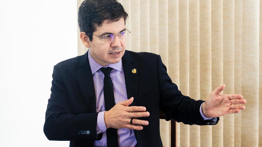 Senador Randolfe Rodrigues durante entrevista ao UOL - Diego Bresani/UOL