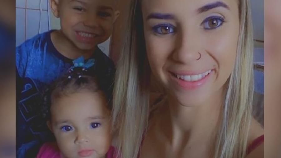 Débora Lichtenberger Moreira com os filhos Gustavo, de 5, e Heloise, de 2 anos, estão entre os mortos em Petrópolis (RJ) - Reprdução do Facebook