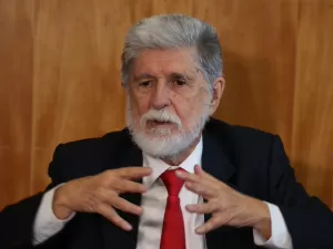 Amorim diz que não vai "demonizar" Trump e que pretende dialogar com equipe