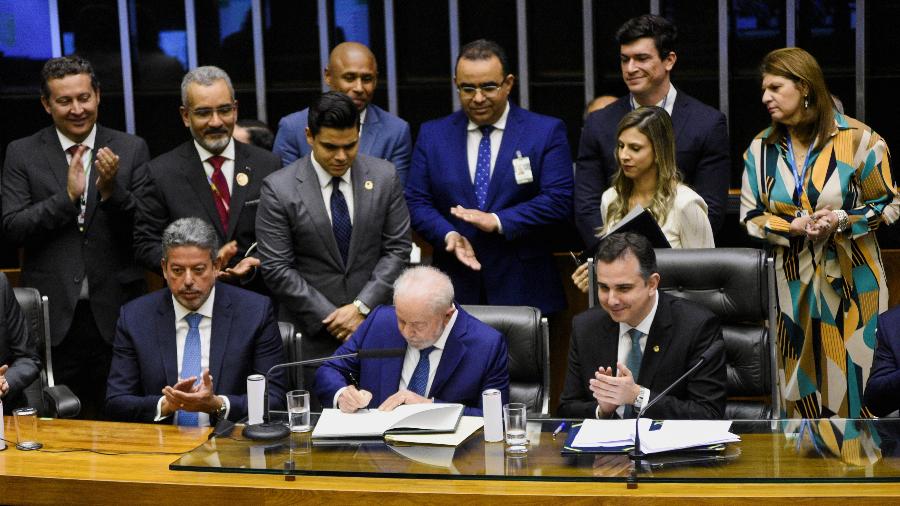 Presidente da República Lula, o Presidente do Senado Rodrigo Pacheco e o Presidente da Câmara dos Deputados Arthur Lira.