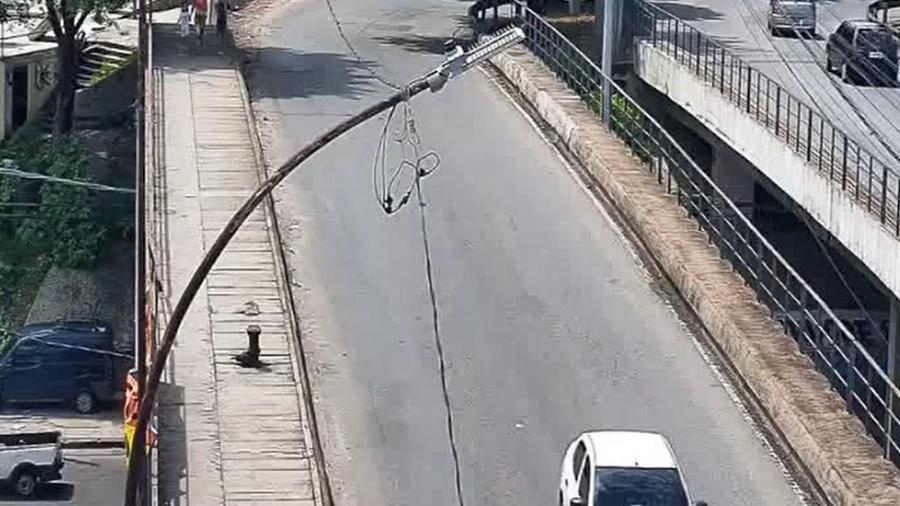Após arrastão, fluxo de veículos foi interrompido por duas horas no Viaduto Ataufo Alves, na zona norte do Rio - Centro de Operações Rio