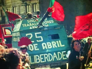 Sem Lula em Lisboa, Brasil cita derrota do fascismo na Revolução dos Cravos