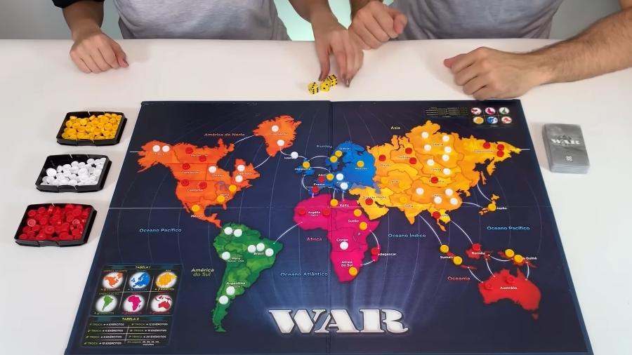 Jogo de tabuleiro "War", da Grow