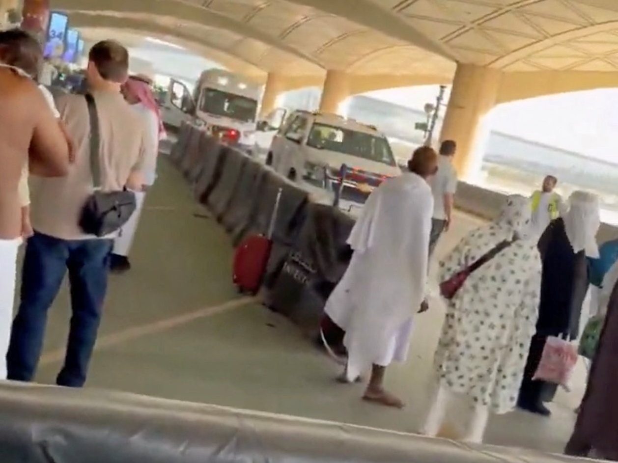 Irã oferece mediação após ataques que fecham aeroporto de Riade