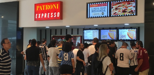 Operação da Patroni na Arena Corinthians vendeu 700 pedaços no dia de estreia - Divulgação