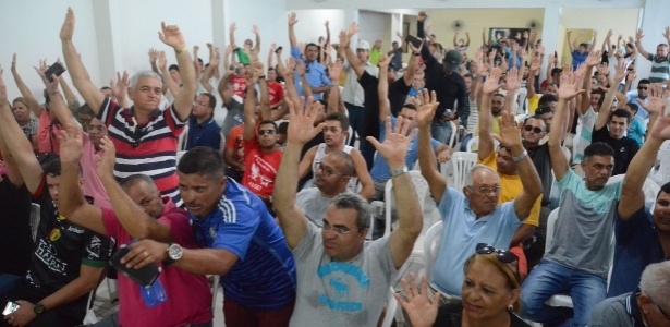 3.jan.2018 - PMs votaram por operação padrão na terça; nova assembleia nesta sexta (5) manteve decisão - Beto Macário/UOL