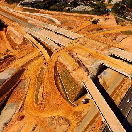 21.jun.2018 - Vista aérea das obras do Rodoanel Norte, às margens da rodovia Fernão Dias - Luis Moura/WPP/Estadão Conteúdo