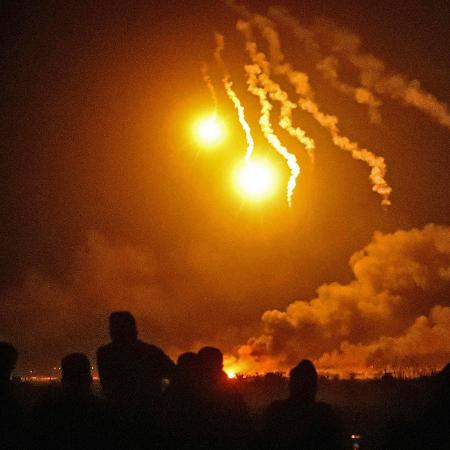 11.mar.2019 - Ataque de forças apoiadas pelos Estados Unidos lançam ataque contra reduto do Estado Islâmico em Baghouz, na Síria - Delil Souleiman/AFP