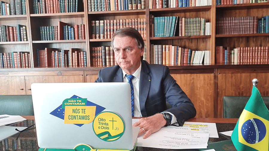 O presidente Jair Bolsonaro em entrevista à rádio Viva, do Espírito Santo - Reprodução/Facebook/Jair Bolsonaro
