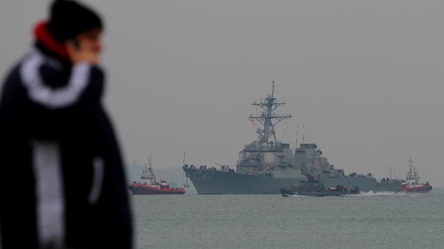 Imagem do USS Cole no porto de Varna, Bulgária, em 2015; EAU são aliados dos EUA - NurPhoto via Getty Images