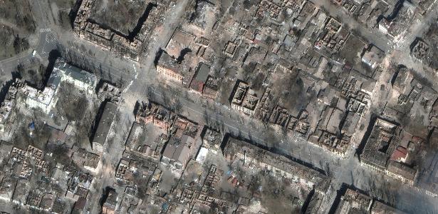 Imagem de satélite mostra destruição de casas e prédios, em Mariupol, em 29 de março