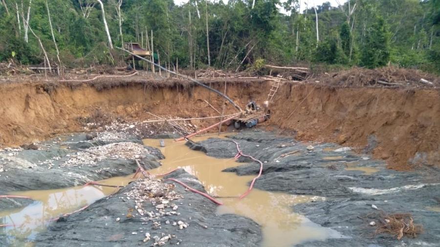 25.mai.2022 - Em Parima, garimpo brasileiro destrói Amazônia na Venezuela - Reprodução/UOL