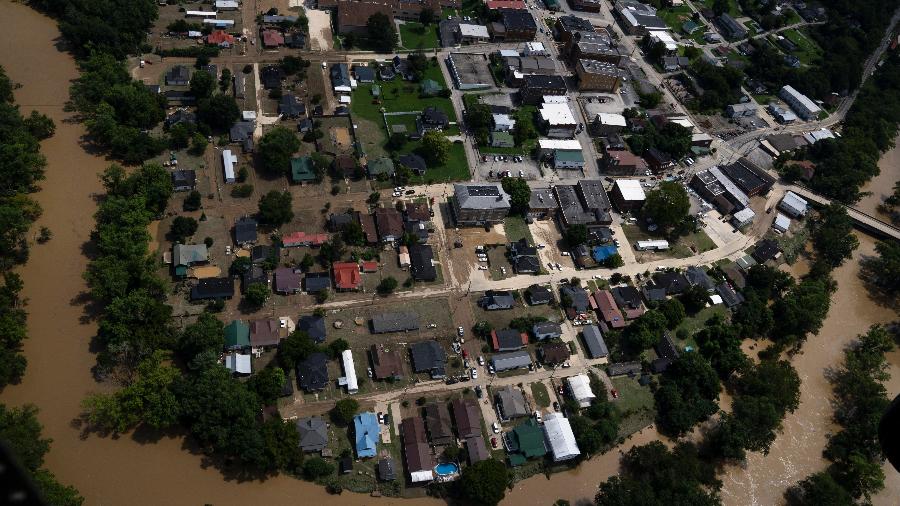 30.07.2022 -- Vista aérea de região atingida por inundações em Kentucky (EUA) - Michael Swensen / Getty Images via AFP