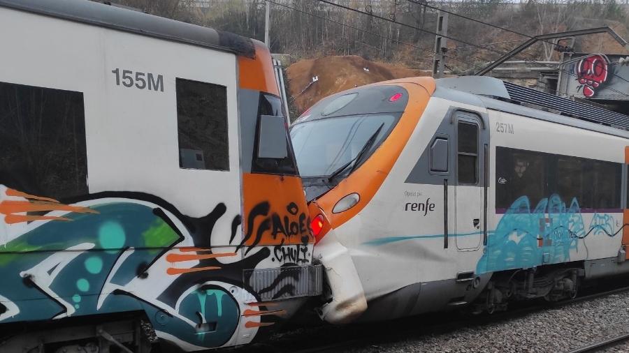 Trens colidiram na estação Montcada i Reixac-Manresa, da linha R4; causas são investigadas - Reprodução/Twitter @@AquiCatalunya