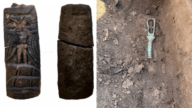À esquerda, o "stela" encontrado. À direita, o instrumento conhecido como sistro À esquerda, o "stela" encontrado. À direita, o instrumento conhecido como sistro