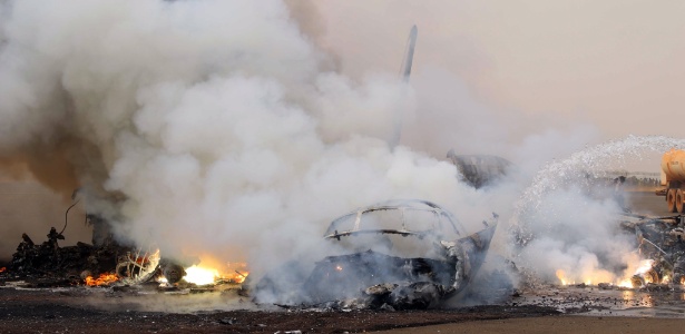 Avião incendiado no Sudão do Sul - Xinhua/Liu Junhao - Xinhua/Liu Junhao