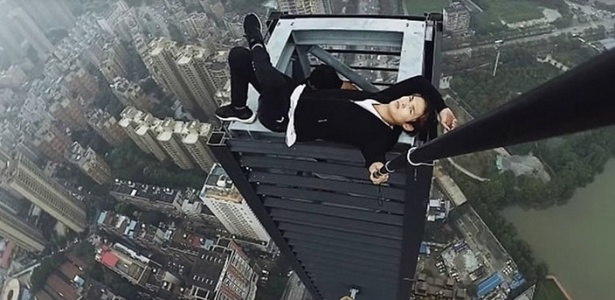 Wu Yongning no alto de um edifício - Reprodução/Weibo/Wu Yongning