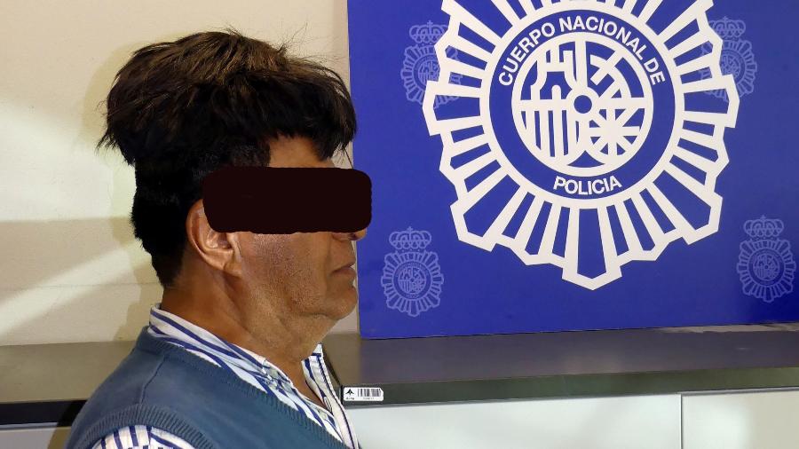 O tamanho da peruca chamou atenção dos agentes do aeroporto - Policia Nacional de España via Reuters