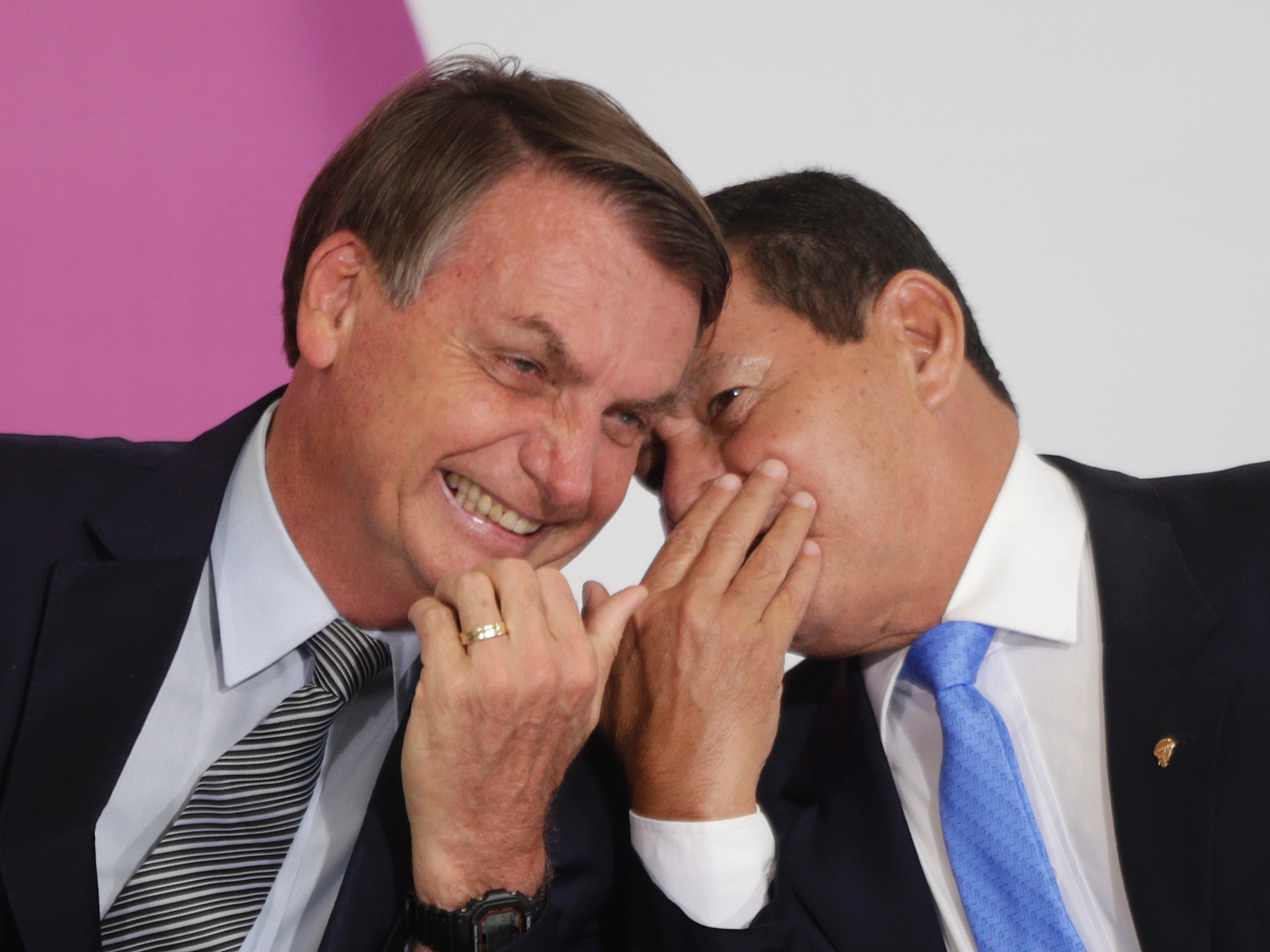 Bolsonaro: Mourão é 'tosco' e pode 'ficar à vontade' por não ser demissível