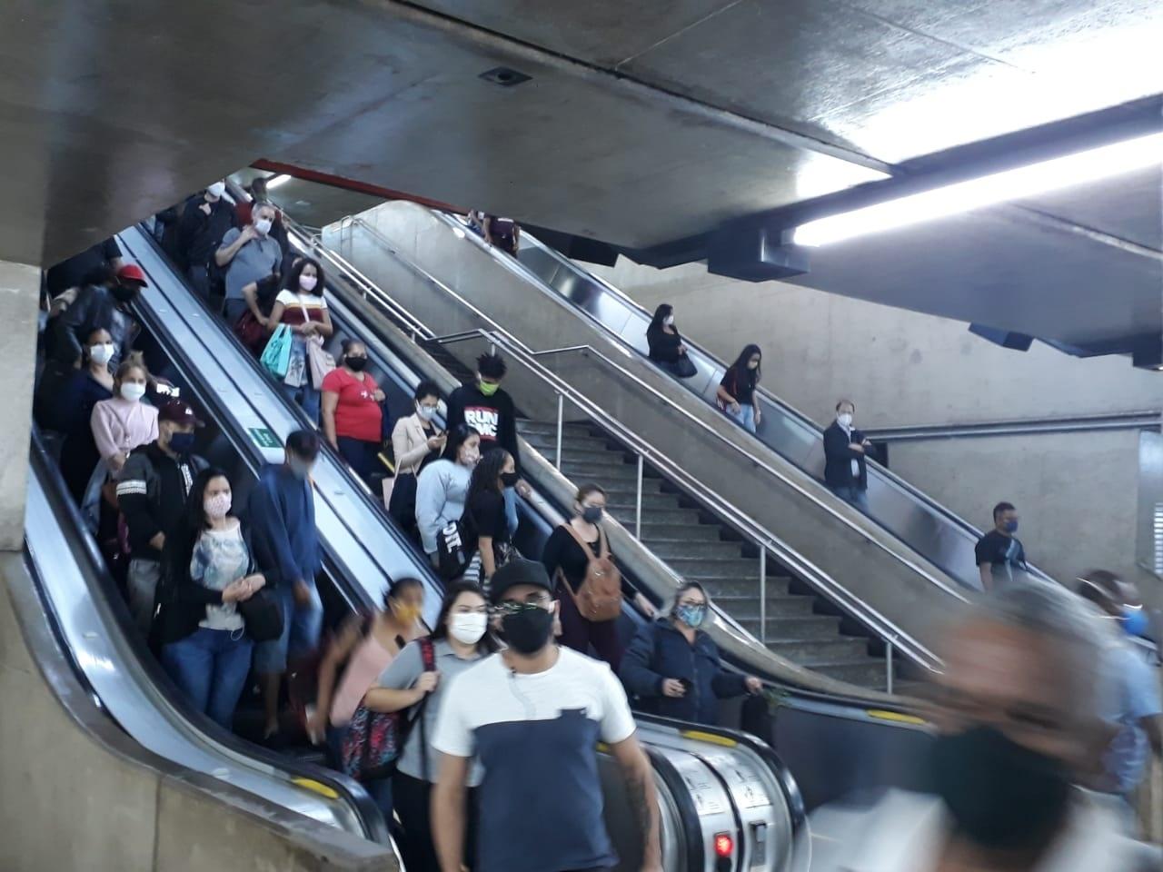 Estação Sé, acesso para a plataforma Jabaquara - Marcelo Oliveira/UOL