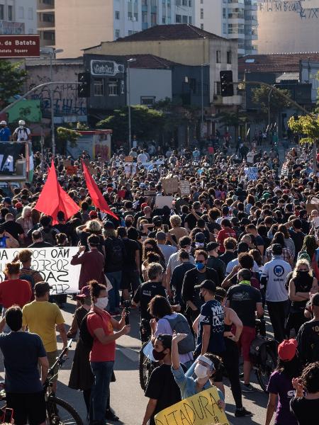 Movimentação durante manifestação no Largo do Batata, na cidade de São Paulo - ETTORE CHIEREGUINI/ESTADÃO CONTEÚDO