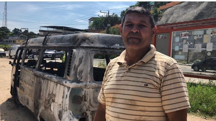 December 4, 2020 - Artur Xavier, 50, and his Kombi, which was set on fire by bandits in Belford Roxo (RJ) - Personal archive - Personal archive