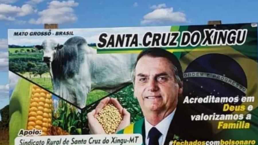 Outdoor com propaganda irregular a favor do presidente Jair Bolsonaro (PL) - Reprodução