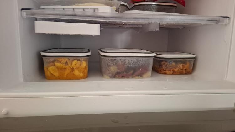 Comidas estragadas na geladeira de Diego de Moraes Comidas estragadas na geladeira de Diego de Moraes