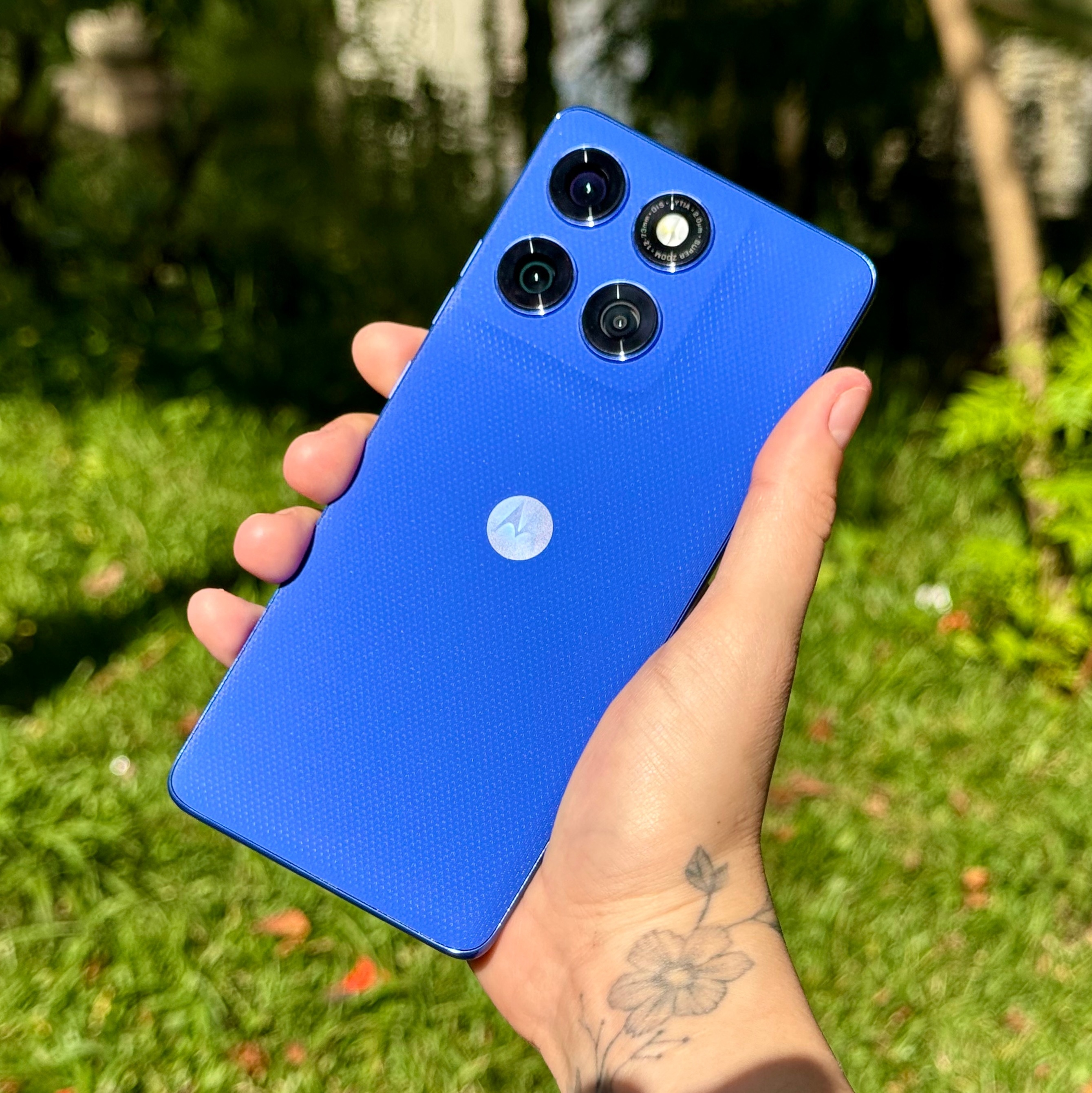 Motorola Edge 60 Pro chega com zoom de até 50x e bateria de 6.000 mAh