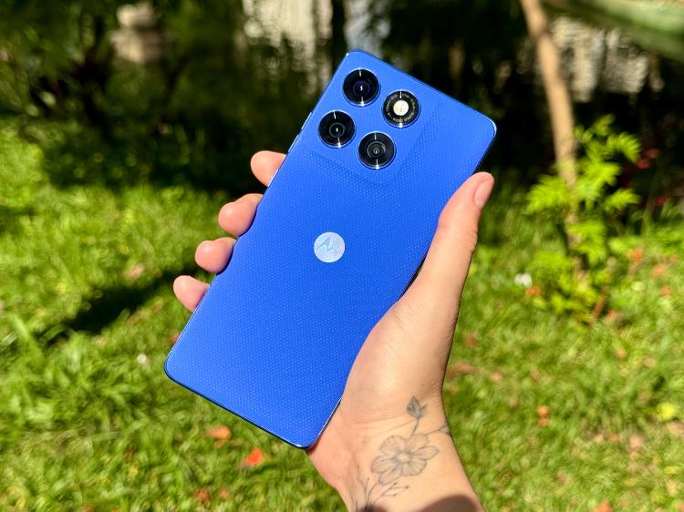 Edge 60 Pro na cor Dazzling Blue Edge 60 Pro na cor Dazzling Blue