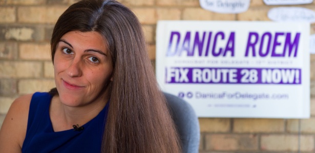 Danica Roem luta para ser a primeira pessoa transgênero a conquistar um assento na Assembleia legislativa da Virgínia - AFP