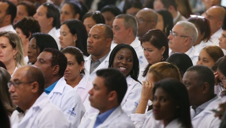 Médicos cubanos atendem melhor do que brasileiros", dizem ...