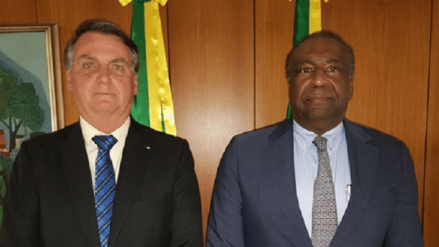 O presidente Jair Bolsonaro e o ex-ministro da Educação, Carlos Alberto Decotelli - Reprodução