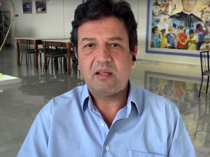 Vamos atravessar 2021 sem vacina contra covid-19 para todos, diz Mandetta