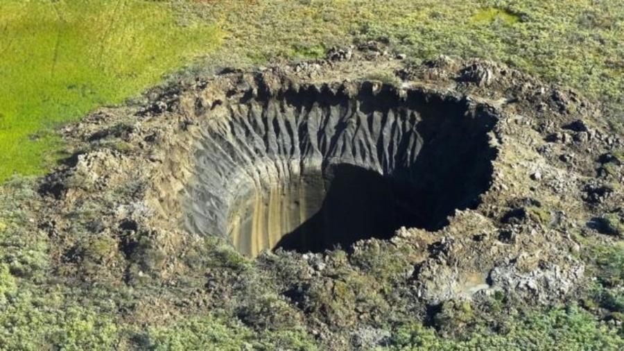 Enormes buracos estão aparecendo no permafrost - Getty Images