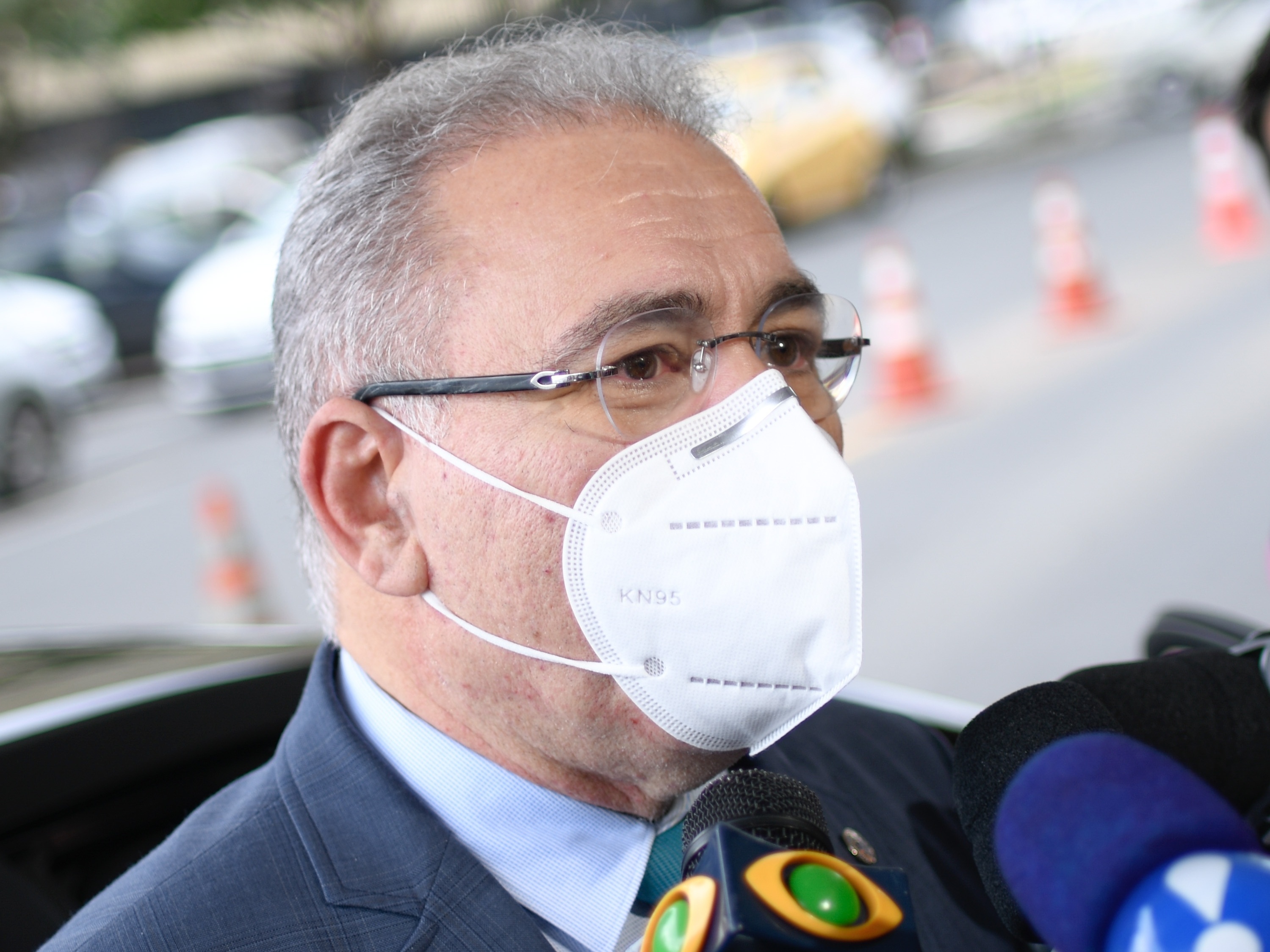 Queiroga defende isolamento, uso de máscara e critica 'aglomerações fúteis'