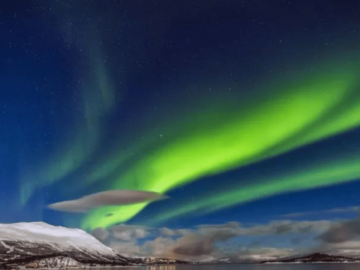 Com aurora boreal, Islândia enfrenta um problema: os turistas