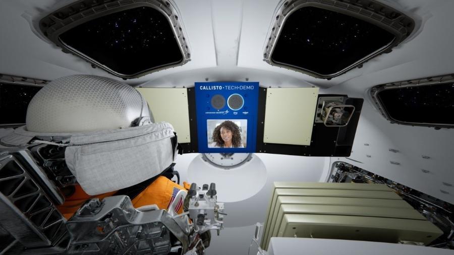 Parece até "Jornada nas Estrelas": representação do interior da cápsula Orion, com a assistente Callisto -- baseada em Alexa -- no centro do painel de comando - Lockheed Martin