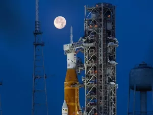 Por que pouso de astronautas na Lua em 2025 pode ser adiado pela Nasa