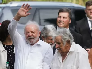 Lula presta solidariedade após Mujica anunciar tumor: 'Carinho e força'