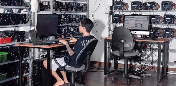 Fotógrafo revela imagens das misteriosas 'fazendas de cliques' do Vietnã