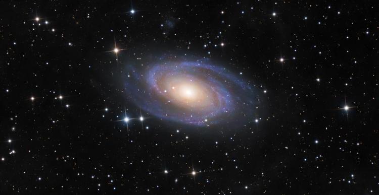 'M81, uma galáxia espiral de grande design'
